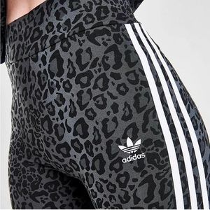 Adidas 3 Stripes grey black leopard high waist short tights bike shorts 🐆🖤